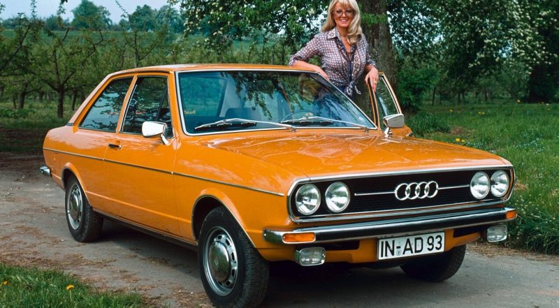 РЕСТАВ седана не змусив себе довго чекати і в 1991-му році для утримання 80-ї моделі на ринку, Audi справили деякі зміни в моделі і народилася остання модифікація «Ауді 80», вже четвертого покоління (В4), яка за три роки виробництва зуміла заробити хорошу репутацію серед водіїв і вже в 1994-му році її замінила донині випускається «   А4   »