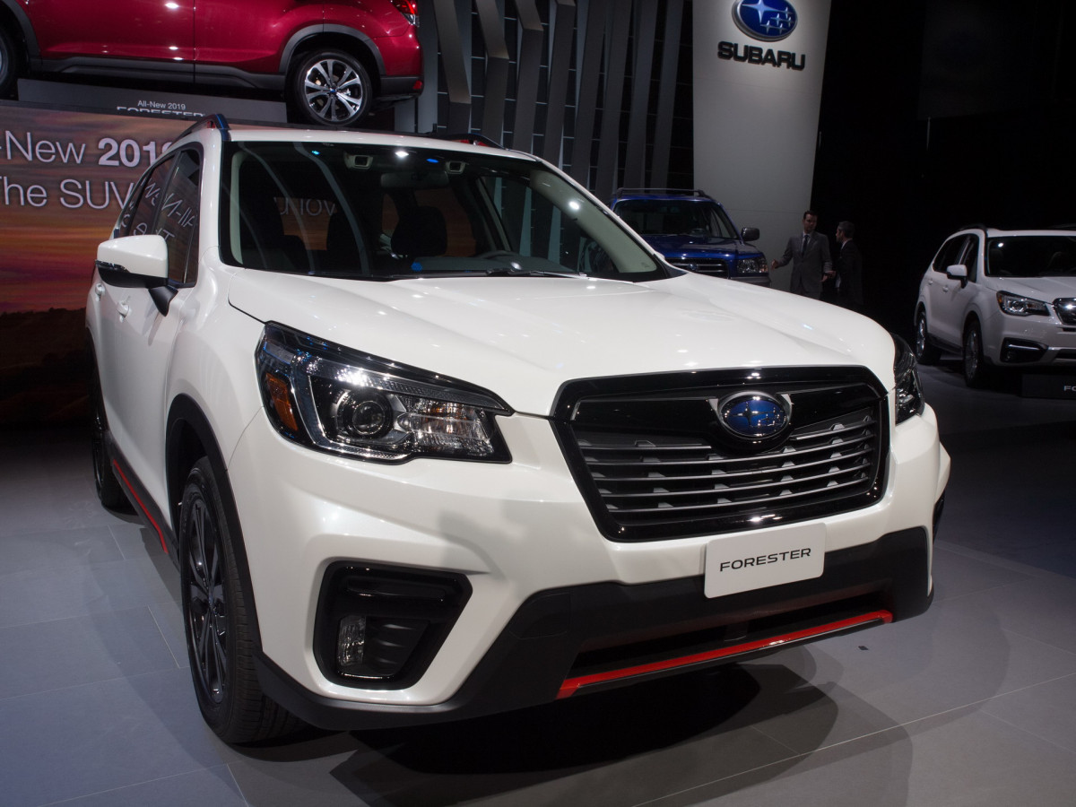 Subaru Forester 2019   володіє новими стилістичними особливостями і помітно відрізняється від попередника