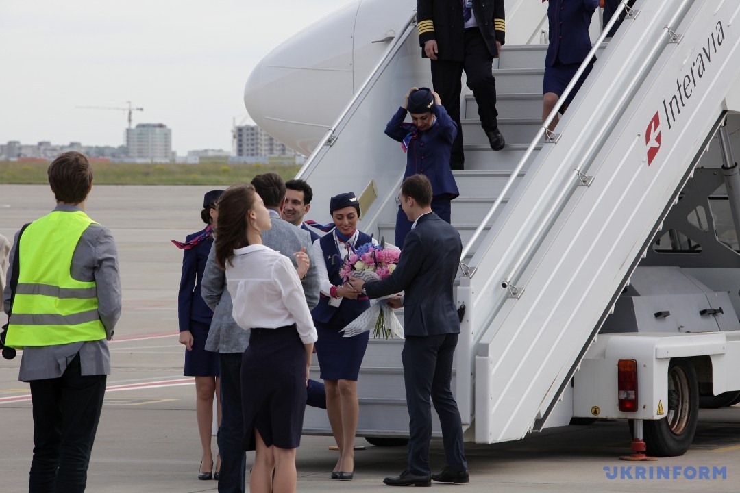 Як стало відомо, в перший рейс з Харкова до Грузії летить 43 людини: одна третина - журналісти, інші - представники туристичних компаній України