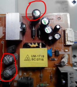 Для того, щоб спробувати усунути проблему з вимикаються монітором після двох секунд роботи, потрібно розібрати його і подивитися на зовнішній стан конденсаторів блоку живлення