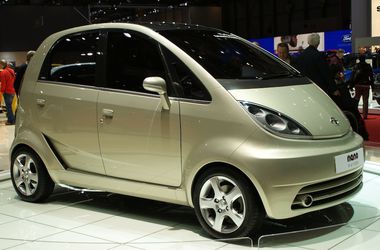 4 вересня 2014 року, 5:13 Переглядів:   Tata Nano носить горде звання самого доступного автомобіля в світі