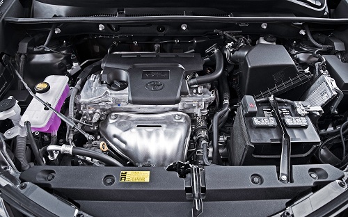 Є і турбодизель варіант Toyota RAV4 з 2,2-літровим мотором в 150 «коней», з 4х4 з АКПП і МКПП