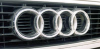 Потрапивши в салон Audi 80, водій і передній пасажир відчувають себе захищеними