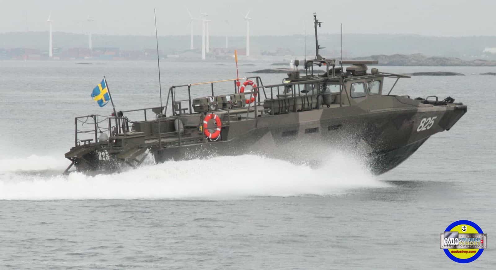 На фото «Сис»:   маневри шведських Combat Boat 90, Гетеборг, 2010 р