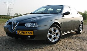 Alfa Romeo 156   Виробник   Alfa Romeo   роки виробництва   1 997   -   2007   збірка   Помільяно-д'Арко   ,   Італія   [1]   Районг,   Таїланд   (2002-2004)   [2]   клас   середній   Тип   кузова   4-дв