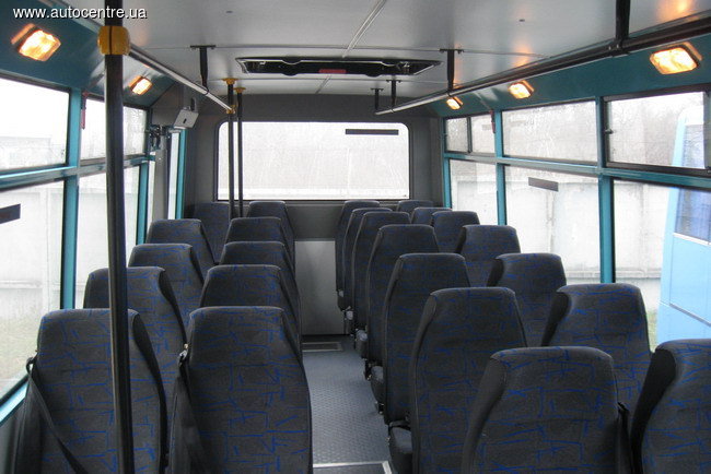 Нижня частина автобуса виконана з оцинкованого листа, що в поєднанні з передніми і задніми масками зі склопластику забезпечує довговічну експлуатацію транспортного засобу