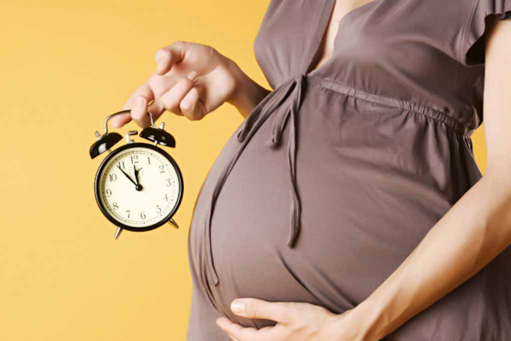 Більшості жінок в положенні дуже хочеться заздалегідь підготуватися до майбутньої родової діяльності і народженню дитини