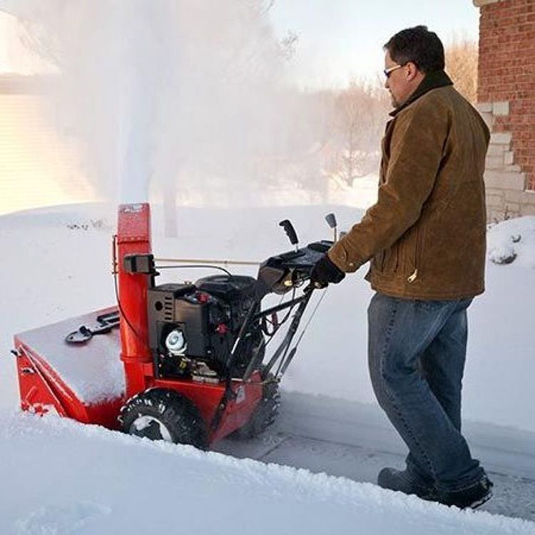 Велика кількість снігу в зимовий період може створити певні труднощі для пішоходів і транспорту