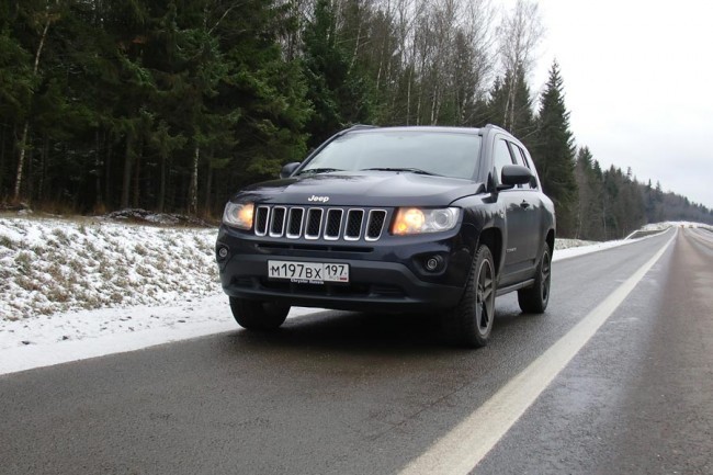 У Росії Jeep Compass продається тільки з бензиновим двигуном і тільки в поєднанні з варіатором
